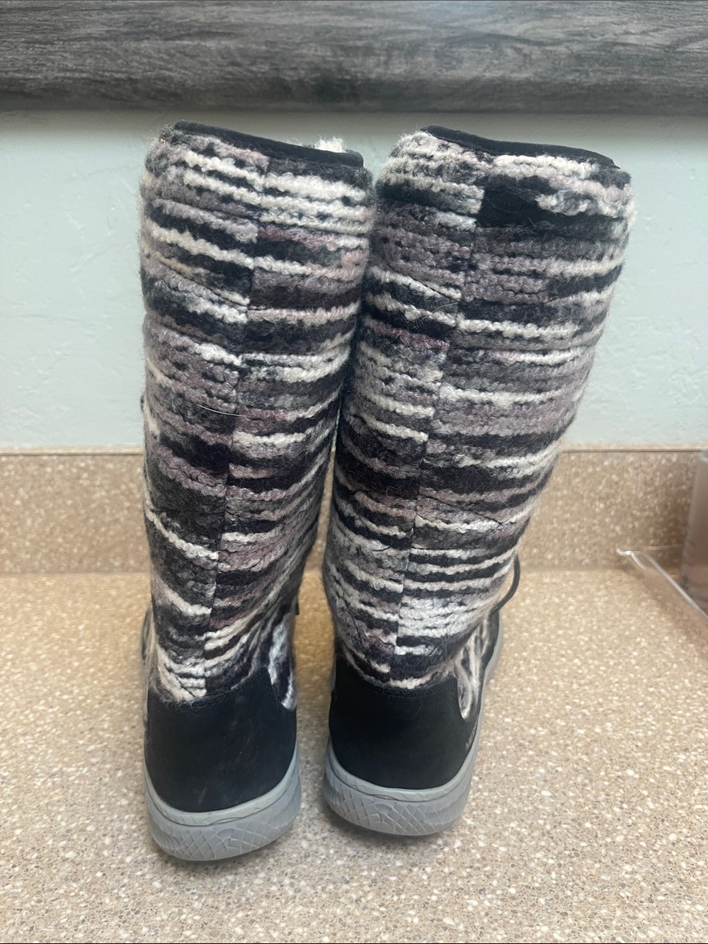 Merrell Women's lace up lined snow boots size 9 - Picture 4 of 7